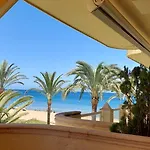 Estupendo En Primera Linea De Playa Y Con Vistas Al Mar